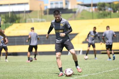 No Majestoso, Criciúma e Chapecoense duelam pelo jogo de ida das quartas de final