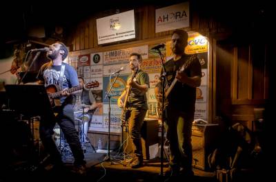 Mauricio Onofre assume vocais da Ozel Rock