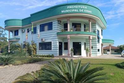 Ermo: Justiça manda prefeitura indenizar candidata trans participante de concurso de beleza