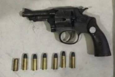 Jovem é preso por porte ilegal de arma de fogo em Sombrio