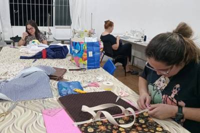 Afabess promove oficina de costura criativa para mulheres
