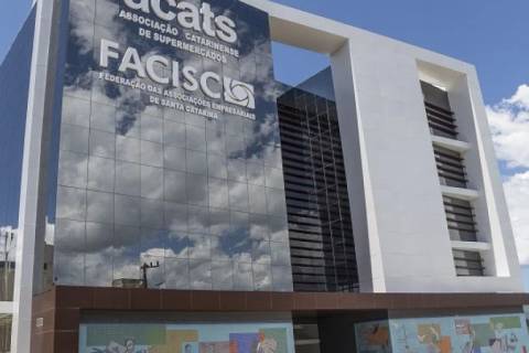Smielewski assume a Facisc e Skaf volta para a Fiesp falando sobre o tarifaço e o pato amarelo
