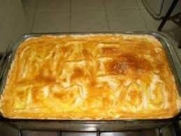 Empadão de Frango com Molho de Mussarela