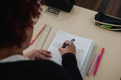 Curso preparatório gratuito para o Enem é oferecido para estudantes do ensino médio da rede estadual