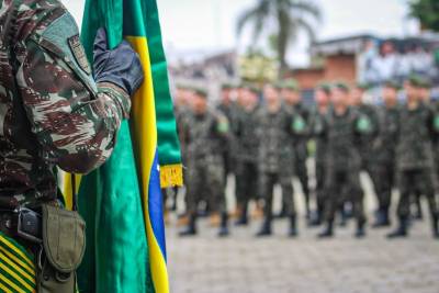 Dia do Soldado: 28º GAC realiza solenidade e homenageia militares com galeria histórica em Criciúma