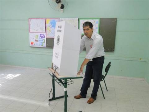 Candidato Wagner da Rosa já votou, em Maracajá