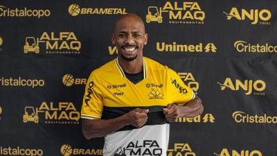 Waguininho é apresentado e afirma estar motivado com o projeto do Criciúma