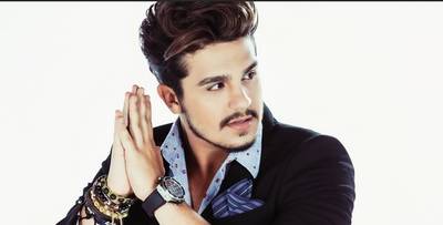 Luan Santana faz show em Laguna