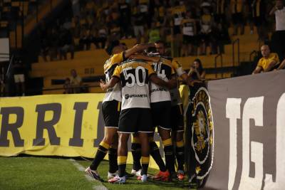 Festa carvoeira: veja os gols e as fotos da vitória do Tigre diante do CRB