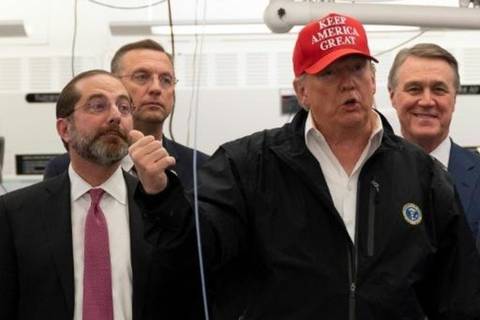 Dois legisladores dos EUA que mantiveram contato com Trump em quarentena