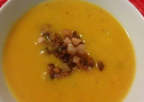 Sopa de Moranga com Couve
