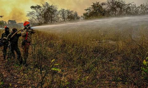 Bombeiros catarinenses retornam ao estado depois de 14 dias de combate aos incêndios no Pantanal