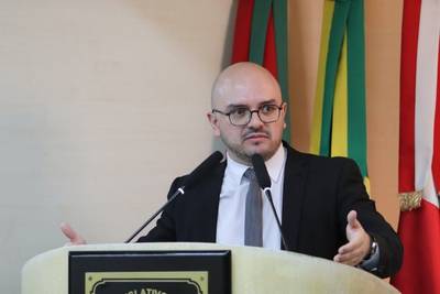 Vereador questiona Prefeitura de Criciúma sobre usuários bloqueados e restritos nas redes oficiais do governo