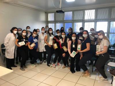 Colaboradoras do Hospital São José participam de encontro de gestantes