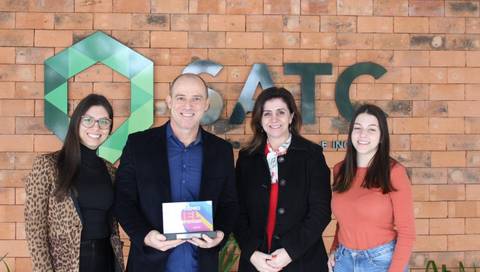 Colégio Satc recebe prêmio IEL de melhores práticas de estágio 