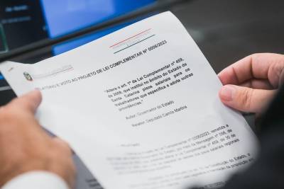 CCJ aprova PLC do reajuste do salário mínimo regional