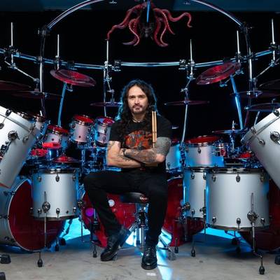 Entre os melhores bateristas do mundo, Aquiles Priester se apresenta no Criciúma Shopping