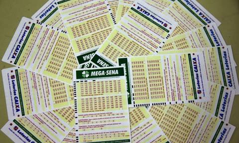 Mega-Sena acumula em R$ 28 milhões; aposta de Brusque acerta quina e leva mais de R$ 120 mil