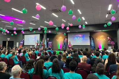 Evento gratuito para adolescentes reúne desafios, IA e experiências práticas em Criciúma