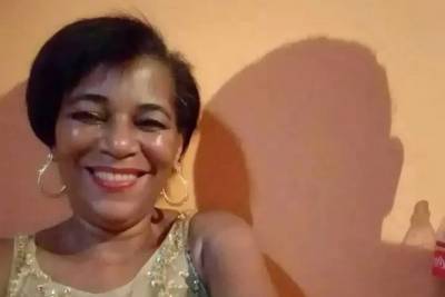Mulher morta após colisão de carro em poste na SC-436 é identificada