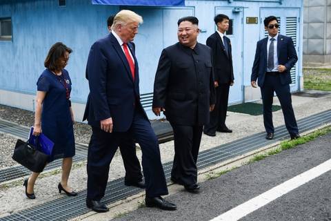 Coreia do Norte corta comunicação com a Coreia do Sul