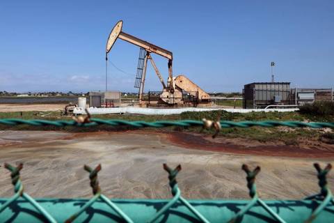 Petróleo com preço negativo pela primeira vez na história: -37 dólares por barril
