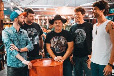 Banda Padresitos lança clipe com participações especiais 