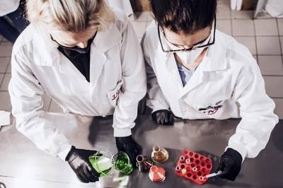 Fapesc apoia startup catarinense no uso de nanopartículas de ouro em produto inovador 