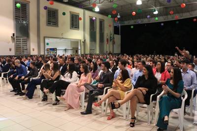 Acadêmicos de 11 cursos da UniSatc colam grau em gabinete nesta quinta-feira 