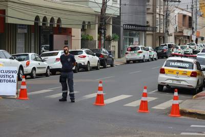 Em Criciúma, avenida Getúlio Vargas fechada até o fim da apuração dos votos