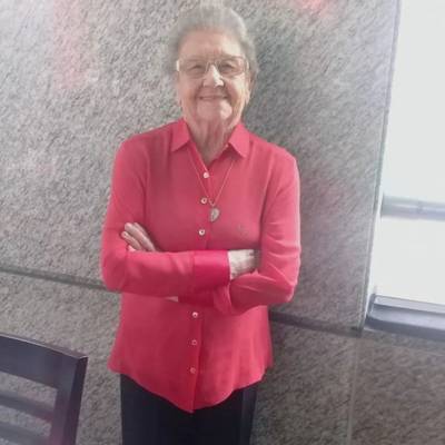 Aos 91 anos, morre Vovó Palmirinha, apresentadora de televisão 