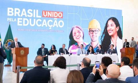 Pelo Estado 12/06: Educação de Santa Catarina fica para trás