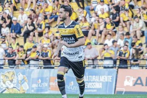 Ao vivo: líder da Série B, Criciúma mira novo desafio nesta terça-feira