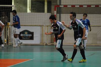 Siderópolis garantida, Criciúma fora no futsal