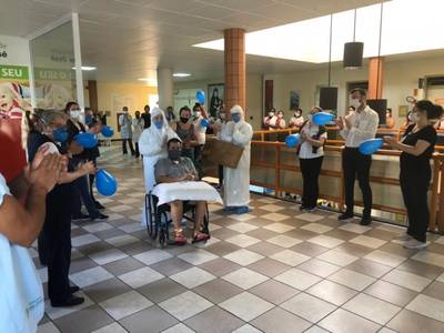 'A partir de hoje é uma vida nova', diz residente de Chapecó que estava internado no HSJosé