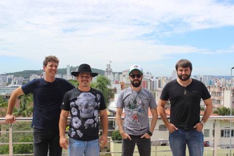 VÍDEO: Padresitos faz show no Confraria Pub nesta sexta