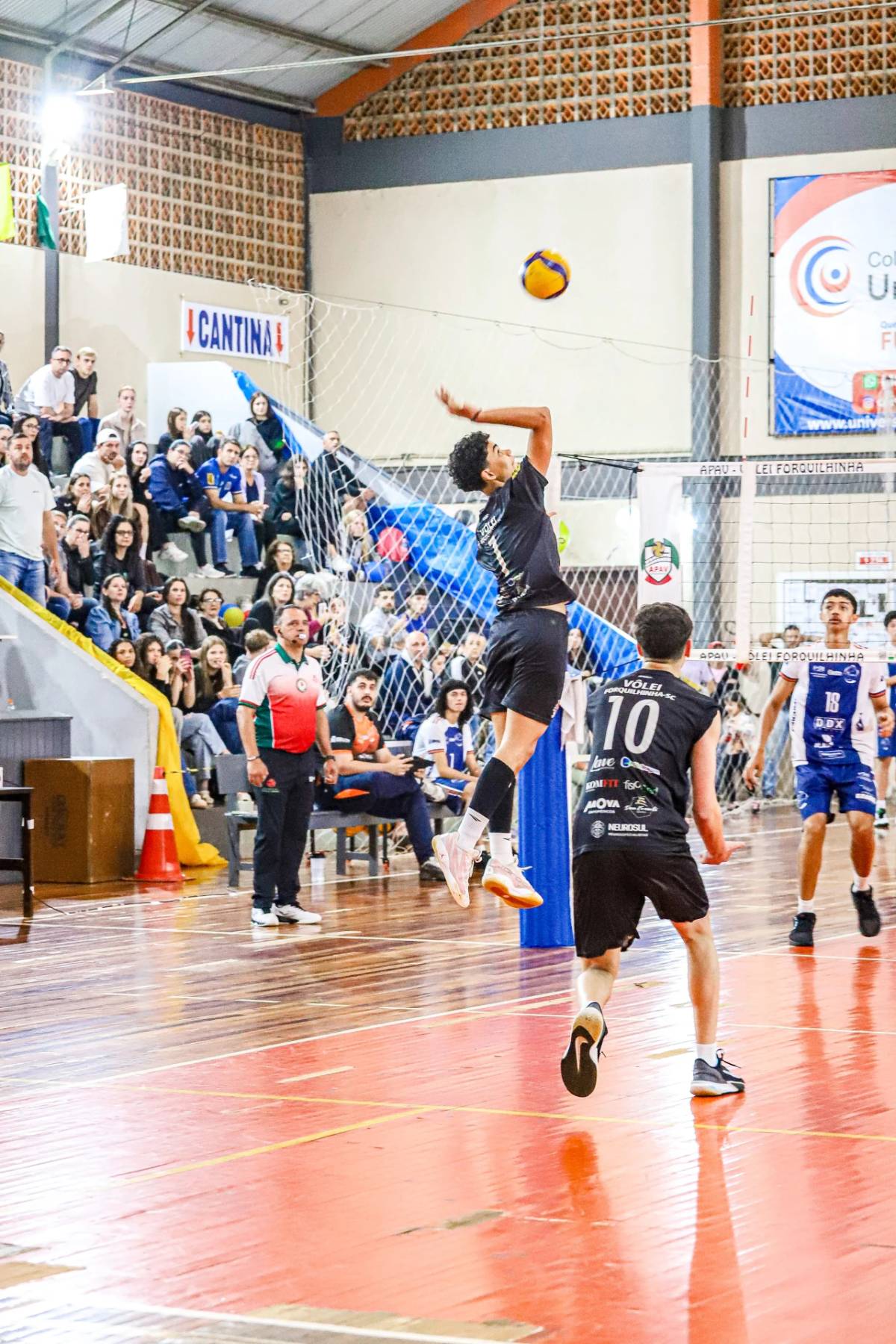 Vôlei de Forquilhinha é campeão da Série Prata do Campeonato Estadual — foto 1