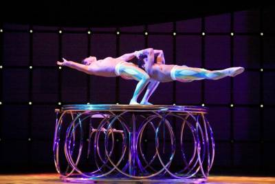 Circo Tihany surpreende público na estreia