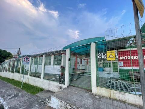 Após reforma de telhado, Escola Municipal Milanez Neto deve receber alunos dia 18 de março