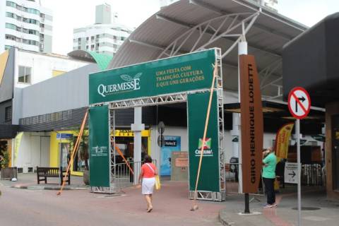 Quermesse: evento iniciou nesta quarta-feira em Criciúma
