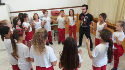 Canto e teatro farão parte do projeto Etnia na Escola