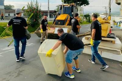 Ação em Orleans recolhe 50 caminhões de materiais descartados pela população