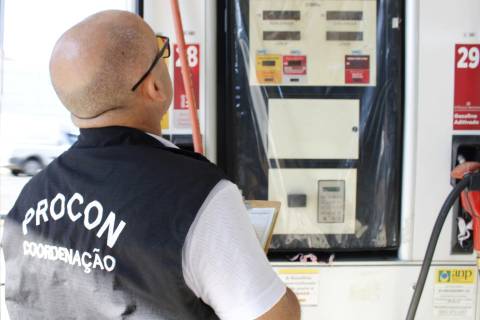Procon de Criciúma autua postos de combustíveis por valor abusivo do óleo diesel