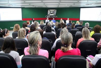Mais de 1,8 mil profissionais da Educação de Criciúma são contemplados com bônus por desempenho