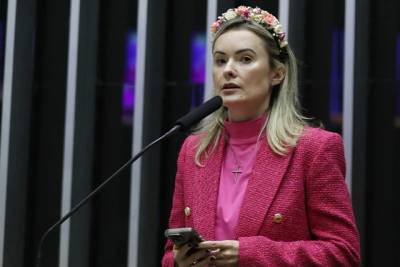 Pelo Estado 21/02: Julia Zanatta não poupa críticas ao governador