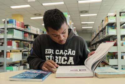 Governo de SC antecipa renovação do Universidade Gratuita e orienta estudantes sobre novas regras
