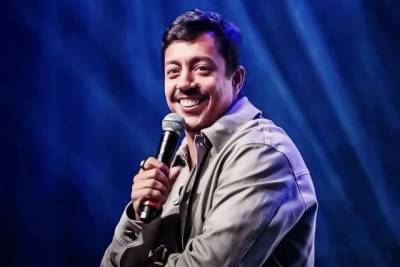 Renato Albani apresenta novo show no Teatro Elias Angeloni em Criciúma