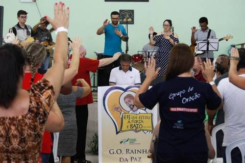 Experiência de Oração reúne jovens e adultos em Siderópolis