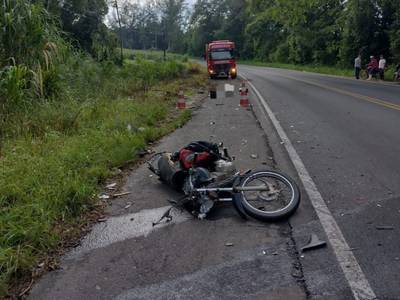 Motociclista que morreu em grave acidente na SC-108 é identificado