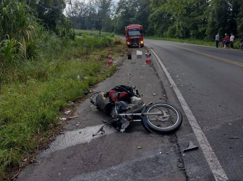 Motociclista que morreu em grave acidente na SC-108 é identificado